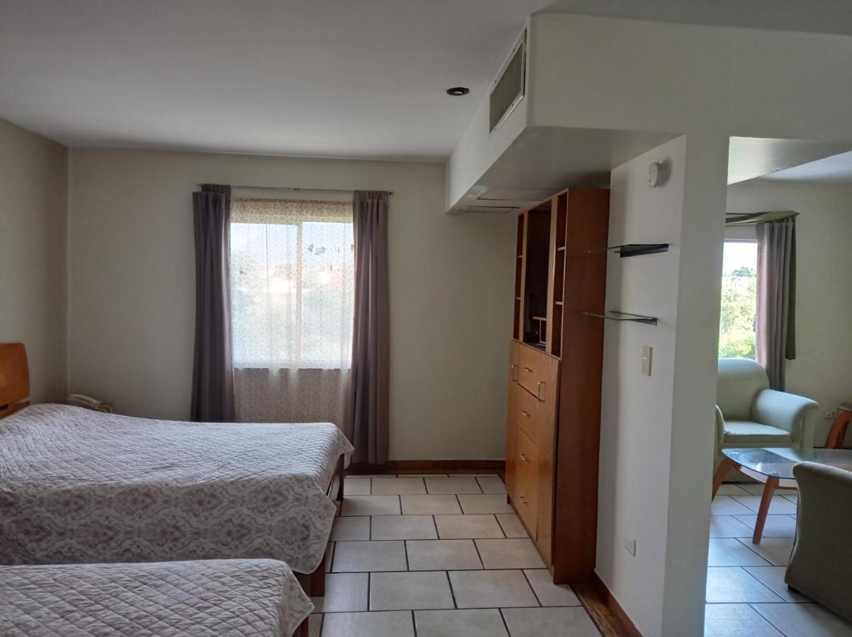 Confort Ejecutivo Suites Lindavista Guadalupe  ภายนอก รูปภาพ