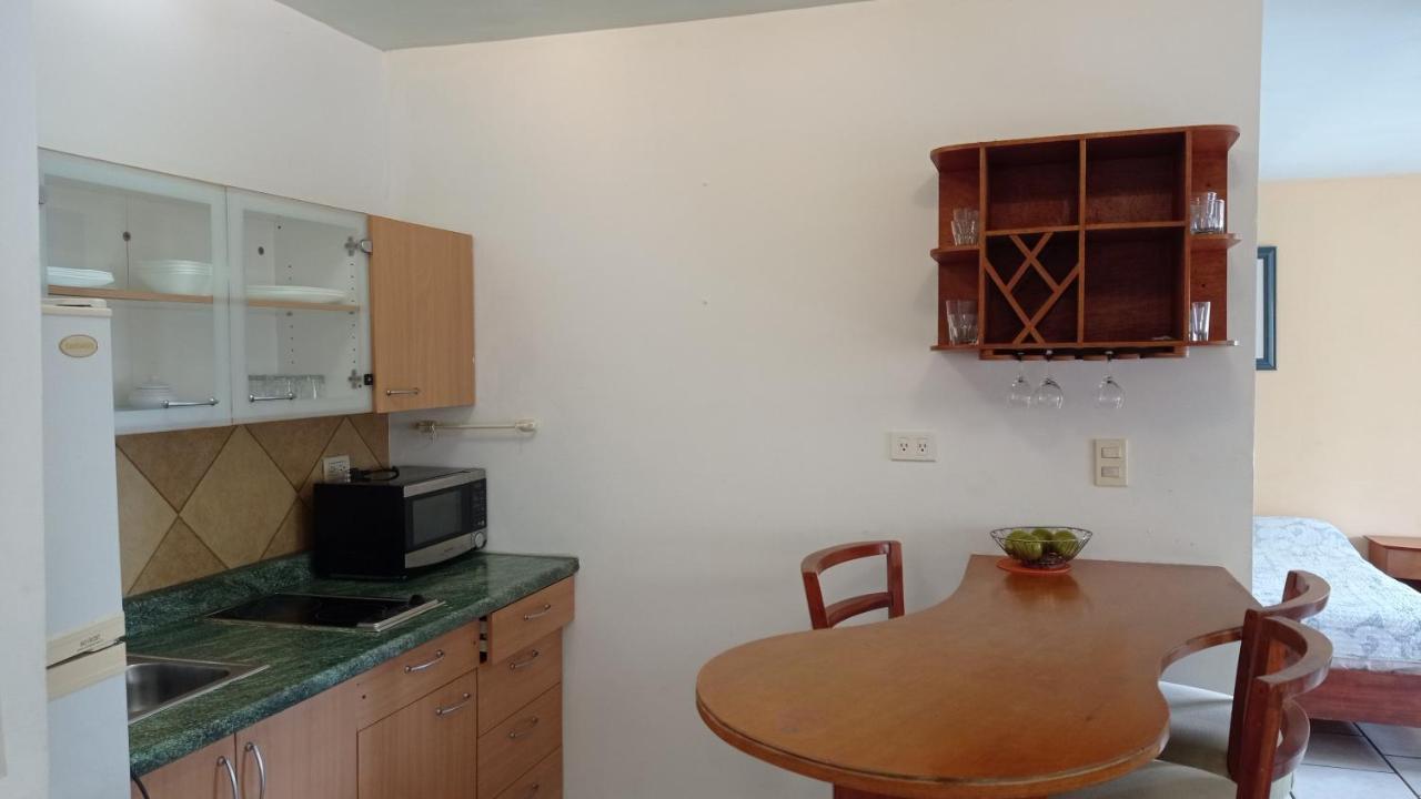 Confort Ejecutivo Suites Lindavista Guadalupe  ภายนอก รูปภาพ