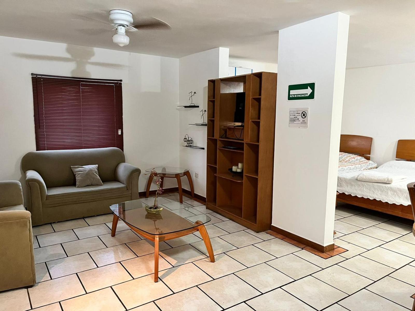 Confort Ejecutivo Suites Lindavista Guadalupe  ภายนอก รูปภาพ